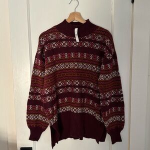 Beautiful wintery sweater, never worn! Super soft. Pretty pattern.